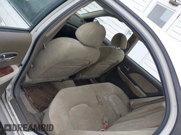2002 Hyundai Sonata GLS with VIN KMHWF35H42A652136, listed as a IAAI auction lot 41313194 with 184,998 mi miles. Bid and sale history available at carsss.com. Image 8.