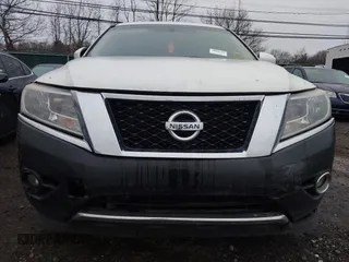 2016 Nissan Pathfinder Platinum with VIN 5N1AR2MM0GC618975, listed as a IAAI auction lot 41961002 with Not Provided miles. Bid and sale history available at carsss.com. Image 11.
