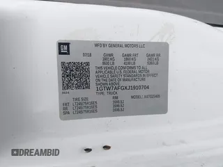 2018 GMC Savana Cargo with VIN 1GTW7AFGXJ1910704, listed as a IAAI auction lot 40924087 with 142,697 mi miles. Bid and sale history available at carsss.com. Image 9.