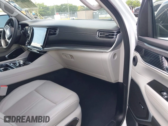 2024 Jeep Wagoneer Series II with VIN 1C4SJVBP6RS101526, listed as a IAAI auction lot 41684750 with 31,415 mi miles and . Bid and sale history available at DreamBid. Image 5.