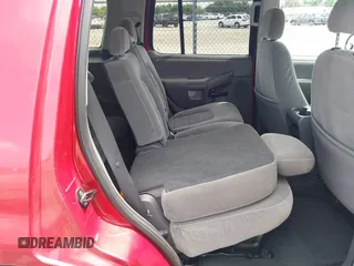 2005 Ford Explorer XLT z VIN 1FMZU63K45UB41645, wystawiony jako IAAI lot #42147603 z przebiegiem 127 896 mil mil oraz . Historia ofert i sprzedaży dostępna na DreamBid. Obrazek 8.