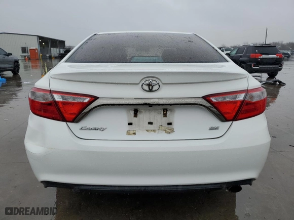 2015 Toyota Camry XLE with VIN 4T1BF1FK2FU918044, listed as a Copart auction lot 42751355 with NaN miles and Clean Title. Bid and sale history available at carsss.com. Image 6.