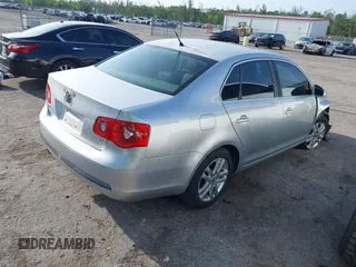 2007 Volkswagen Jetta Wolfsburg Edition с VIN 3VWEF71K67M081314, выставлен на аукционе IAAI как лот 42366194 с пробегом 129 126 миль миль и . История ставок и продаж доступна на DreamBid. Изображение 4.