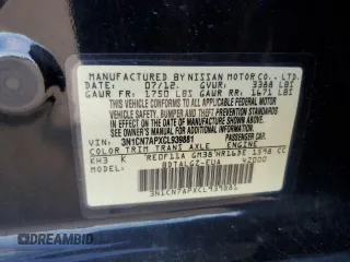 2012 Nissan Versa SV z VIN 3N1CN7APXCL939881, wystawiony jako Copart lot #58373915 z przebiegiem 82 970 mil mil oraz Szkoda całkowita • Salvage title. Historia ofert i sprzedaży dostępna na DreamBid. Obrazek 12.