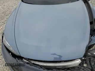 2022 Audi e-tron GT Premium Plus z VIN WAUFJBFW2N7008708, wystawiony jako Copart lot #47915324 z przebiegiem 27 193 mil mil oraz . Historia ofert i sprzedaży dostępna na DreamBid. Obrazek 11.