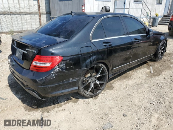 2014 Mercedes-Benz C 250 Sport with VIN WDDGF4HB1EG239197, listed as a Copart auction lot 60132695 with 88,813 mi miles and Clean title. Bid and sale history available at DreamBid. Image 3.