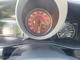 2011 Ferrari 458 Italia z VIN ZFF67NFA7B0178589, wystawiony jako IAAI lot #41285530 z przebiegiem 9226 mil mil oraz . Historia ofert i sprzedaży dostępna na DreamBid. Obrazek 7.
