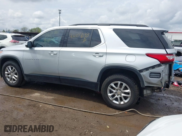 2019 Chevrolet Traverse LT Cloth with VIN 1GNERGKW6KJ114174, listed as a IAAI auction lot 42104133 with 135,410 mi miles. Bid and sale history available at carsss.com. Image 3.