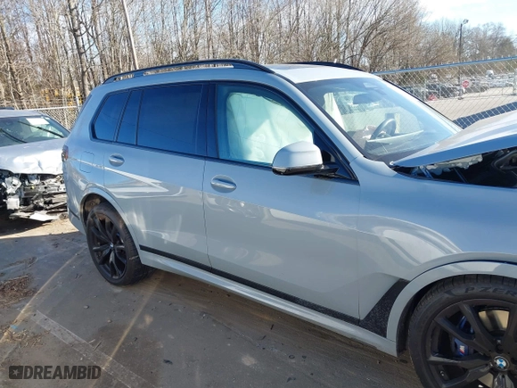 2024 BMW X7 xDrive40i with VIN 5UX23EM02R9V69737, listed as a IAAI auction lot 41456396 with 11,803 mi miles. Bid and sale history available at carsss.com. Image 13.