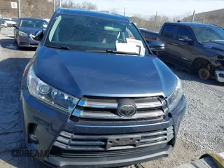 2018 Toyota Highlander Limited z VIN 5TDDZRFH2JS811211, wystawiony jako IAAI lot #41520910 z przebiegiem 153 401 mil mil oraz . Historia ofert i sprzedaży dostępna na DreamBid. Obrazek 11.