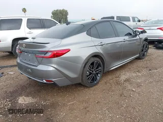 2025 Toyota Camry LE z VIN 4T1DAACK5SU554563, wystawiony jako IAAI lot #41788016 z przebiegiem 4 023 mil mil oraz . Historia ofert i sprzedaży dostępna na DreamBid. Obrazek 4.