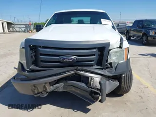 2012 Ford F-150 XL z VIN 1FTFX1EF4CKE08390, wystawiony jako IAAI lot #42085610 z przebiegiem 180 944 mil mil oraz . Historia ofert i sprzedaży dostępna na DreamBid. Obrazek 12.