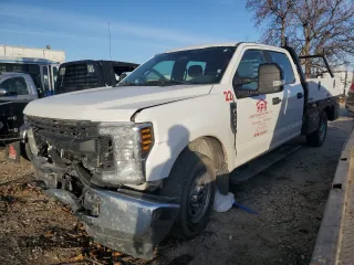 2019 Ford Super Duty F-250 SRW XL with VIN 1FT7W2A6XKED17771, listed as a Copart auction lot 84632244 with 126,212 mi miles and Salvage Title. Bid and sale history available at carsss.com. Image 1.