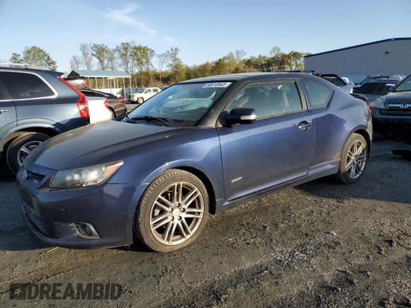 2013 Scion tC z VIN JTKJF5C78D3050747, wystawiony jako Copart lot #50610645 z przebiegiem 92 004 mil mil oraz Szkody całkowita. Historia ofert i sprzedaży dostępna na DreamBid. Obrazek 1.