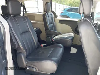 2012 Chrysler Town & Country Touring z VIN 2C4RC1BG1CR188505, wystawiony jako IAAI lot #42224196 z przebiegiem 200 852 mil mil oraz . Historia ofert i sprzedaży dostępna na DreamBid. Obrazek 8.