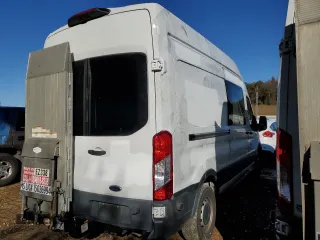 2018 Ford Transit z VIN 1FTYR2XG6JKA52990, wystawiony jako Copart lot #81602414 z przebiegiem 99 172 mil mil oraz Czysty tytuł • Clean title. Historia ofert i sprzedaży dostępna na DreamBid. Obrazek 3.
