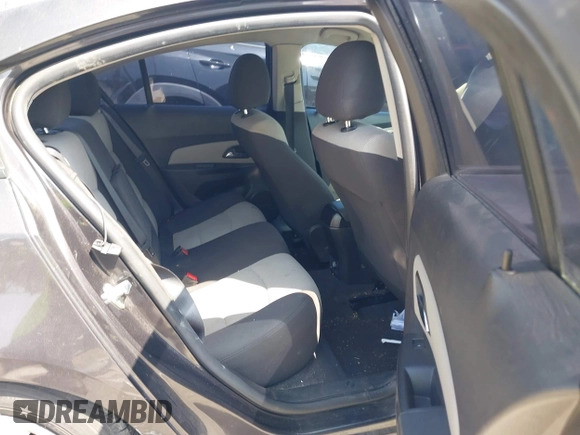 2014 Chevrolet Cruze LS z VIN 1G1PA5SG1E7405326, wystawiony jako IAAI lot #42095319 z przebiegiem Nie podano mil oraz . Historia ofert i sprzedaży dostępna na DreamBid. Obrazek 8.
