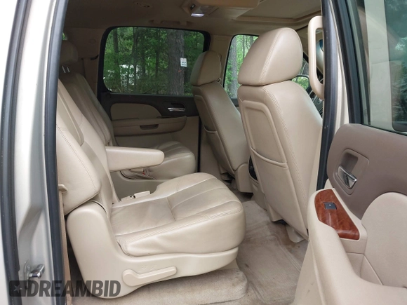 2008 GMC Yukon XL SLT 4SB with VIN 1GKFC16J28R107117, listed as a IAAI auction lot 42094539 with 197,311 mi miles and . Bid and sale history available at carsss.com. Image 8.
