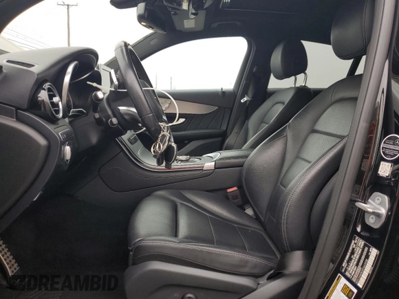 2019 Mercedes-Benz GLC 300 with VIN WDC0J4KB2KF663938, listed as a Copart auction lot 52581445 with 123,803 mi miles and Clean Title. Bid and sale history available at DreamBid. Image 7.
