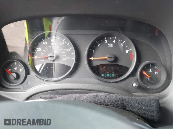 2011 Jeep Patriot Latitude with VIN 1J4NT1GB5BD140710, listed as a IAAI auction lot 41499486 with 182,809 mi miles. Bid and sale history available at carsss.com. Image 7.