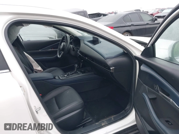 2021 Mazda CX-30 Select with VIN 3MVDMBBL3MM205256, listed as a IAAI auction lot 41302313 with 17,709 mi miles and . Bid and sale history available at DreamBid. Image 5.