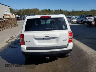 2015 Jeep Patriot Latitude z VIN 1C4NJRFBXFD417188, wystawiony jako Copart lot #54633165 z przebiegiem Nie podano mil oraz Szkoda całkowita • Salvage title. Historia ofert i sprzedaży dostępna na DreamBid. Obrazek 6.