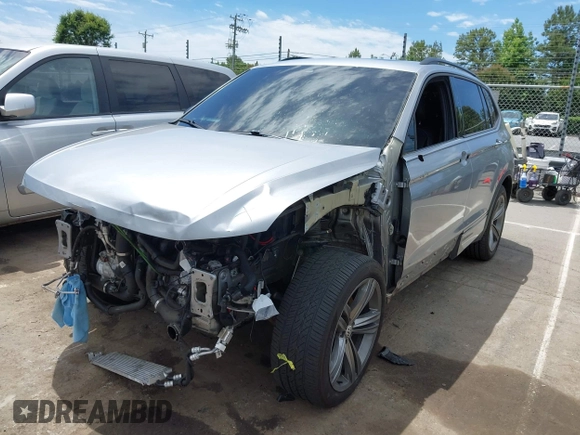 2022 Volkswagen Tiguan SE R-Line Black z VIN 3VV8B7AX9NM093043, wystawiony jako IAAI lot #42290191 z przebiegiem 55 136 mil mil oraz . Historia ofert i sprzedaży dostępna na DreamBid. Obrazek 17.