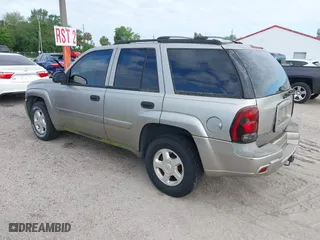 2002 Chevrolet TrailBlazer LTZ with VIN 1GNDS13S422222859, listed as a IAAI auction lot 42001726 with 288,530 mi miles. Bid and sale history available at carsss.com. Image 3.