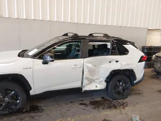 2021 Toyota RAV4 Hybrid XSE with VIN 4T3E6RFV8MU046348, listed as a IAAI auction lot 40520896 with 53,312 mi miles and . Bid and sale history available at DreamBid. Image 6.