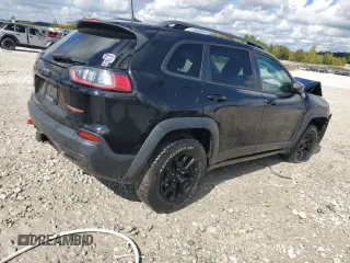 2019 Jeep Cherokee Trailhawk with VIN 1C4PJMBX6KD189200, listed as a Copart auction lot 72857494 with 98,329 mi miles and Clean Title. Bid and sale history available at DreamBid. Image 3.