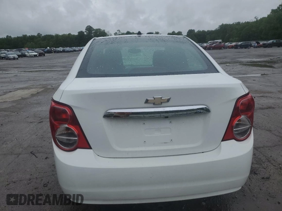 2014 Chevrolet Sonic LT z VIN 1G1JC5SH7E4160011, wystawiony jako Copart lot #57532945 z przebiegiem 136 185 mil mil oraz Szkoda całkowita • Salvage title. Historia ofert i sprzedaży dostępna na DreamBid. Obrazek 6.