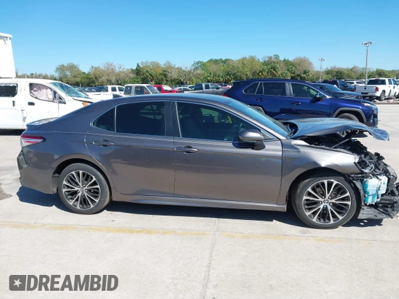 2020 Toyota Camry SE with VIN 4T1G11AK2LU927172, listed as a IAAI auction lot 41736085 with 191,512 mi miles. Bid and sale history available at carsss.com. Image 13.