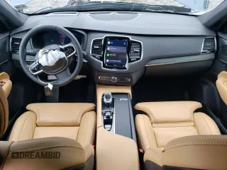 2025 Volvo XC90 Plug-In Hybrid Ultra z VIN YV4H60PFXS1305589, wystawiony jako Copart lot #59093425 z przebiegiem 7 326 mil mil oraz Szkoda całkowita • Salvage title. Historia ofert i sprzedaży dostępna na DreamBid. Obrazek 8.