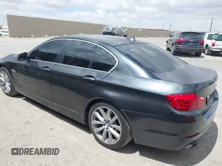 2012 BMW 5 Series 528i z VIN WBAXG5C52CDW24312, wystawiony jako IAAI lot #42083257 z przebiegiem 94 798 mil mil oraz . Historia ofert i sprzedaży dostępna na DreamBid. Obrazek 3.