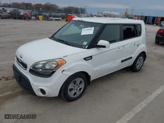 2013 Kia Soul with VIN KNDJT2A52D7760848, listed as a IAAI auction lot 41725964 with 1 mi miles. Bid and sale history available at carsss.com. Image 2.