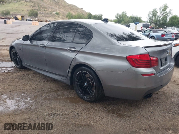 2016 BMW 5 Series 528i z VIN WBA5A5C50GG352744, wystawiony jako IAAI lot #41935590 z przebiegiem 126 531 mil mil oraz . Historia ofert i sprzedaży dostępna na DreamBid. Obrazek 3.