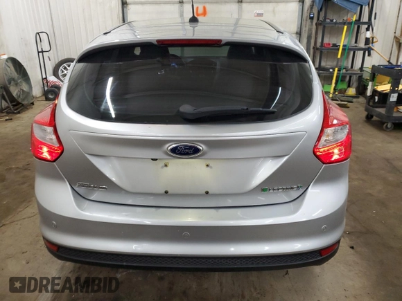 2013 Ford Focus Electric with VIN 1FADP3R43DL263548, listed as a Copart auction lot 85517014 with 74,398 mi miles and Clean title. Bid and sale history available at DreamBid. Image 6.