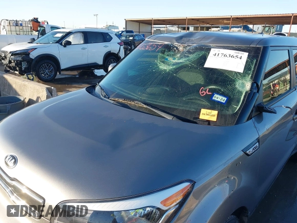 2017 Kia Soul + with VIN KNDJP3A5XH7463620, listed as a IAAI auction lot 41763654 with 79,763 mi miles. Bid and sale history available at carsss.com. Image 6.