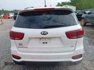 2019 Kia Sorento S V6 with VIN 5XYPG4A57KG605108, listed as a IAAI auction lot 41899611 with 121,198 mi miles. Bid and sale history available at carsss.com. Image 16.