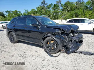 2024 Volkswagen Tiguan SE R-Line Black z VIN 3VVCB7AX9RM194728, wystawiony jako Copart lot #52960585 z przebiegiem 13 705 mil mil oraz Szkoda całkowita • Salvage title. Historia ofert i sprzedaży dostępna na DreamBid. Obrazek 4.