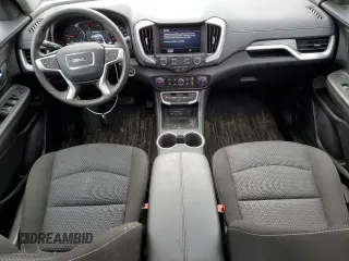 2024 GMC Terrain SLE z VIN 3GKALTEG1RL152117, wystawiony jako Copart lot #47213925 z przebiegiem 16 934 mil mil oraz Czysty tytuł • Clean title. Historia ofert i sprzedaży dostępna na DreamBid. Obrazek 8.