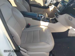 2017 Mercedes-Benz GLE 43 AMG с VIN 4JGED6EB1HA070261, выставлен на аукционе IAAI как лот 41634251 с пробегом 85 000 миль миль и . История ставок и продаж доступна на DreamBid. Изображение 5.