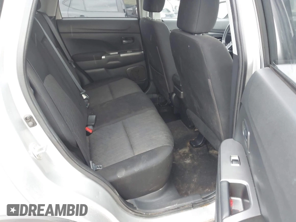 2021 Mitsubishi Outlander SE z VIN JA4APVAU7MU015876, wystawiony jako IAAI lot #42033891 z przebiegiem 86 846 mil mil oraz . Historia ofert i sprzedaży dostępna na DreamBid. Obrazek 8.