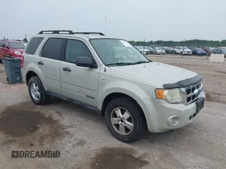 2008 Ford Escape XLT с VIN 1FMCU031X8KC65154, выставлен на аукционе IAAI как лот 42457996 с пробегом 193 871 миль миль и . История ставок и продаж доступна на DreamBid. Изображение 1.