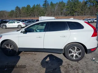 2013 Volvo XC60 T6 with VIN YV4902DZ8D2420737, listed as a IAAI auction lot 41986161 with 165,954 mi miles. Bid and sale history available at carsss.com. Image 14.