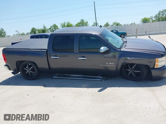 2010 Chevrolet Silverado 1500 LT with VIN 3GCRCSE06AG138545, listed as a IAAI auction lot 41990971 with 243,252 mi miles and . Bid and sale history available at DreamBid. Image 13.