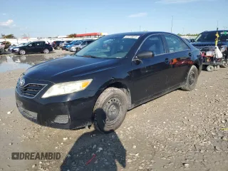 2010 Toyota Camry z VIN 4T4BF3EK3AR046016, wystawiony jako Copart lot #57278075 z przebiegiem 221 823 mil mil oraz Czysty tytuł • Clean title. Historia ofert i sprzedaży dostępna na DreamBid. Obrazek 1.