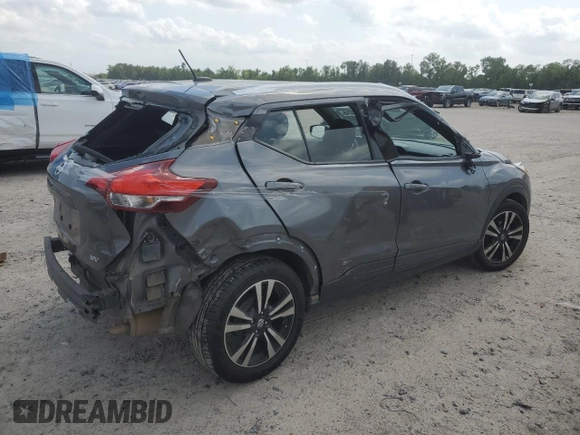 2019 Nissan Kicks S z VIN 3N1CP5CU3KL547941, wystawiony jako Copart lot #55298245 z przebiegiem 136 714 mil mil oraz Szkoda całkowita • Salvage title. Historia ofert i sprzedaży dostępna na DreamBid. Obrazek 3.