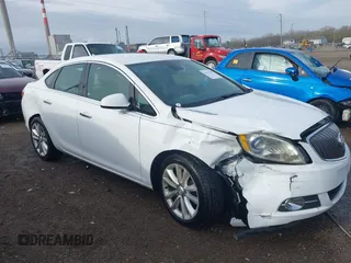 2014 Buick Verano with VIN 1G4PP5SKXE4104951, listed as a IAAI auction lot 41917886 with 122,985 mi miles. Bid and sale history available at carsss.com. Image 1.