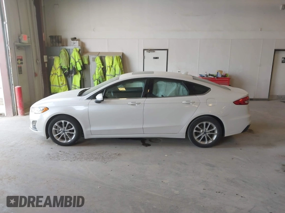 2020 Ford Fusion SE with VIN 3FA6P0HD4LR165511, listed as a IAAI auction lot 42136252 with 30,709 mi miles and . Bid and sale history available at DreamBid. Image 14.